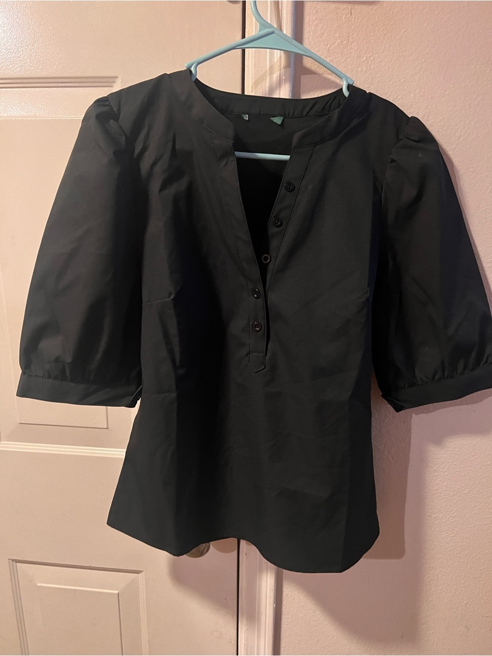 HALARA Black Puff-Sleeve Henley Blouse